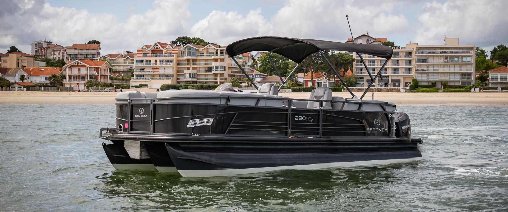 Pontoon 230 LE